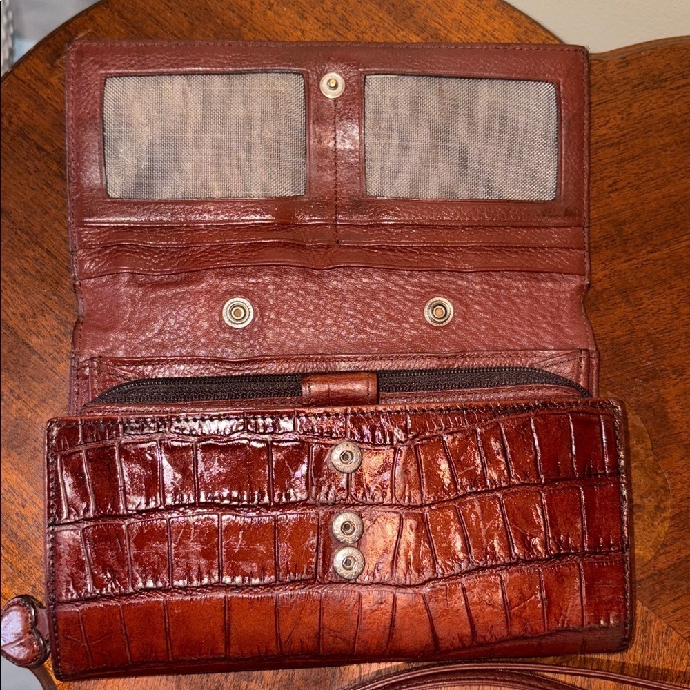Brighton Vintage wallet on strap Crossbody bag leather brown Croc tooled GUC - Picture 9 of 17